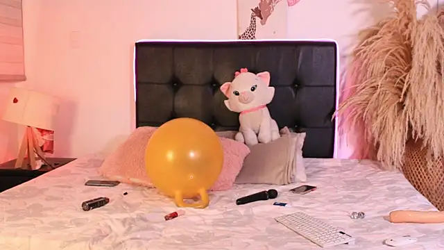 AllyBloom online show from 12-16-25, 12:26