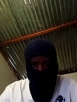 Snapshot of Maintee27 chatting on 01-15-26, 08:29 Maintee27 online show from 01-15-26, 08:29