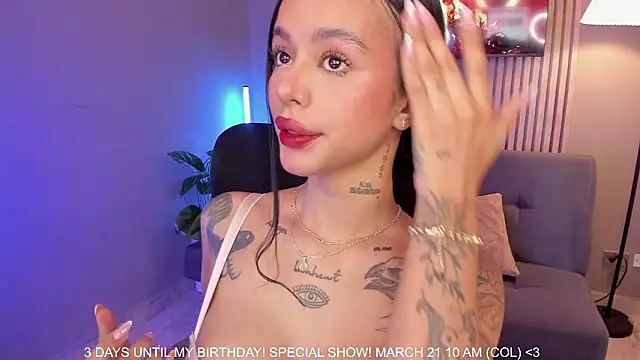 VegaLuxe online show from 03-19-26, 02:06