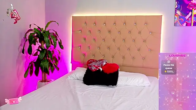 EmmaLawrence  online show from 03-12-26, 08:51