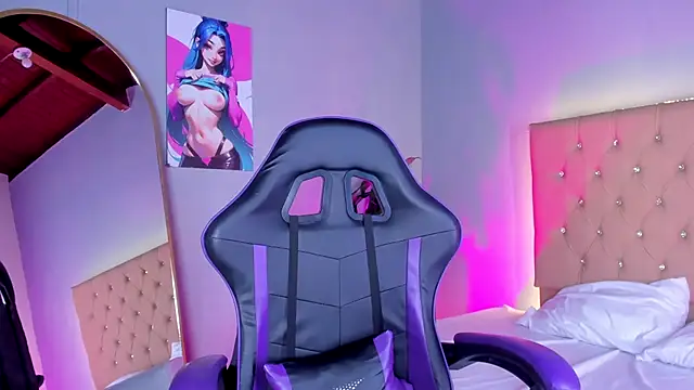 EmmaLawrence  online show from 12-14-25, 07:41