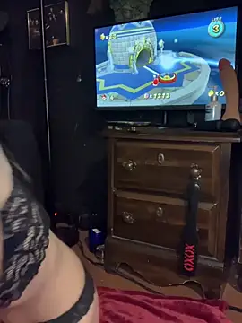 Snapshot of xoxosluttygirl chatting on 12-21-25, 10:21 xoxosluttygirl online show from 12-21-25, 10:21