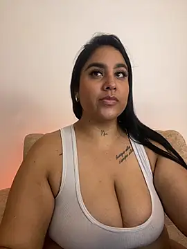 Snapshot of YenthCorona chatting on 07-04-26, 03:46 YenthCorona online show from 07-04-26, 03:46