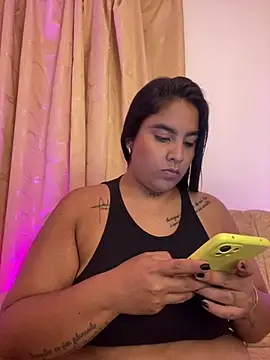 Snapshot of YenthCorona chatting on 05-09-26, 03:21 YenthCorona online show from 05-09-26, 03:21