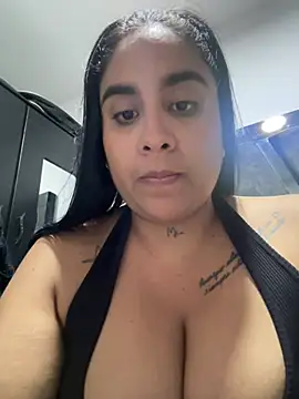 Snapshot of YenthCorona chatting on 07-24-26, 02:07 YenthCorona online show from 07-24-26, 02:07