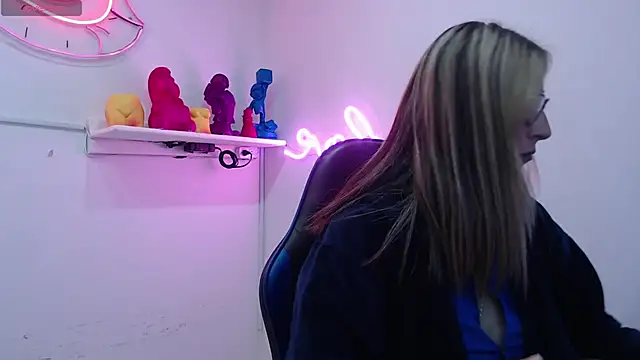 Snapshot of Scarlett_079 chatting on 01-11-26, 11:39 Scarlett 079 online show from 01-11-26, 11:39