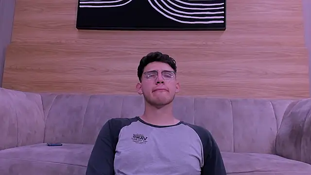 Snapshot of big__friends chatting on 03-02-26, 08:05 big friends online show from 03-02-26, 08:05