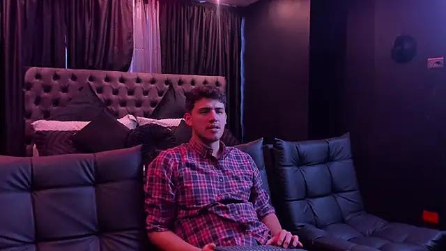 Snapshot of big__friends chatting on 01-16-26, 03:05 big friends online show from 01-16-26, 03:05