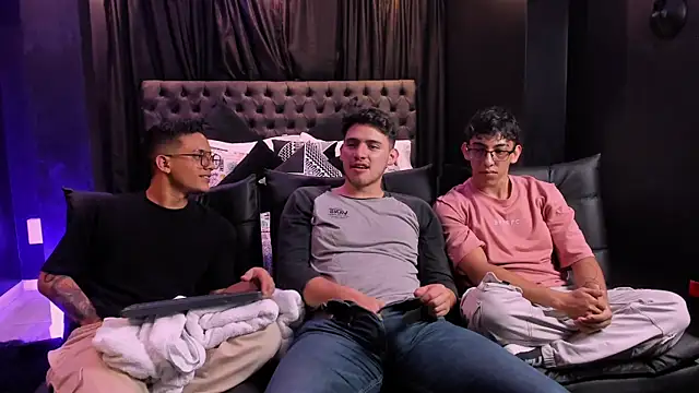 Snapshot of big__friends chatting on 02-10-26, 12:31 big friends online show from 02-10-26, 12:31