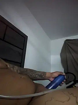 Snapshot of moneytalk516 chatting on 02-14-26, 12:05 moneytalk516 online show from 02-14-26, 12:05