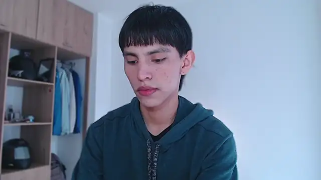 Snapshot of andrew_courtzz chatting on 02-13-26, 07:58 andrew courtzz online show from 02-13-26, 07:58