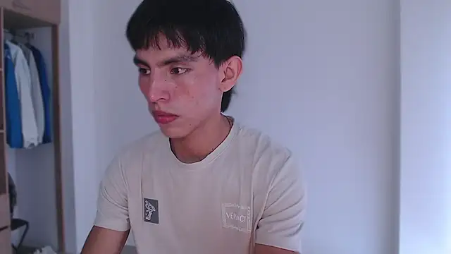 Snapshot of andrew_courtzz chatting on 02-09-26, 07:23 andrew courtzz online show from 02-09-26, 07:23