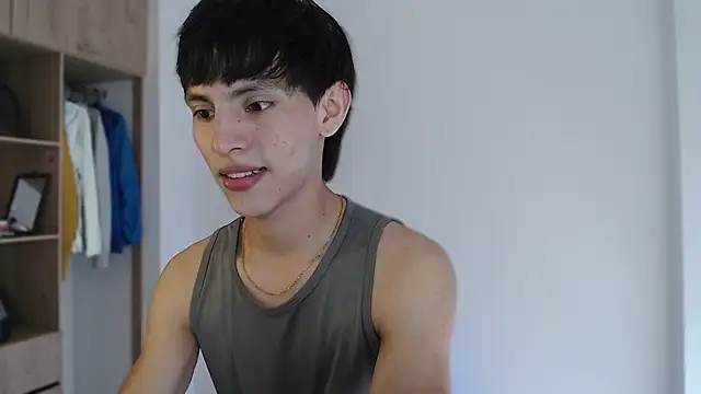 Snapshot of andrew_courtzz chatting on 03-04-26, 05:10 andrew courtzz online show from 03-04-26, 05:10