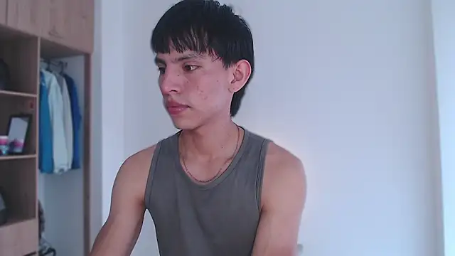 Snapshot of andrew_courtzz chatting on 02-11-26, 07:36 andrew courtzz online show from 02-11-26, 07:36