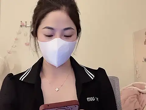 Snapshot of Mimy18 chatting on 02-02-26, 02:49 Mimy18 online show from 02-02-26, 02:49