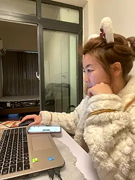 Snapshot of bibi347127 chatting on 12-22-25, 01:39 bibi347127 online show from 12-22-25, 01:39