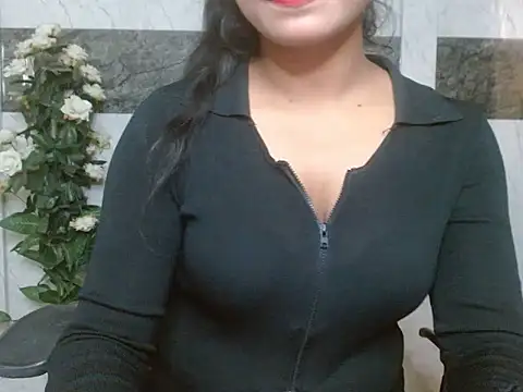 Lola Bebe online show from 03-11-26, 06:18