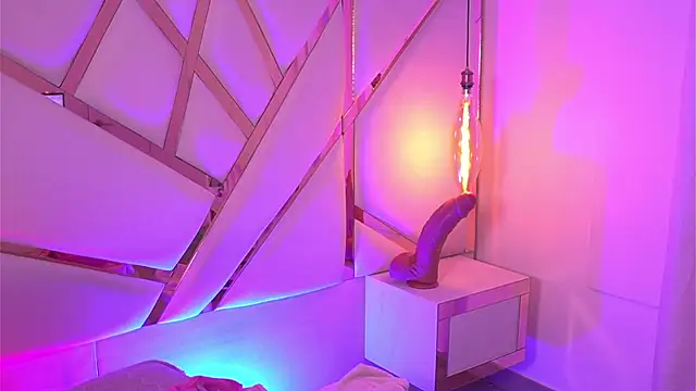 Sophie-velvet online show from 05-20-26, 07:55