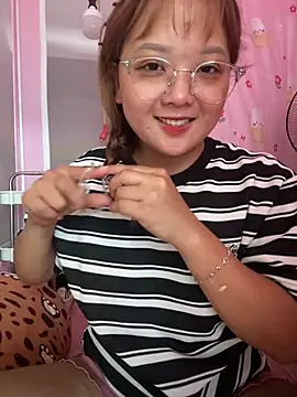 Snapshot of Samsam-006 chatting on 05-27-26, 02:52 Samsam-006 online show from 05-27-26, 02:52