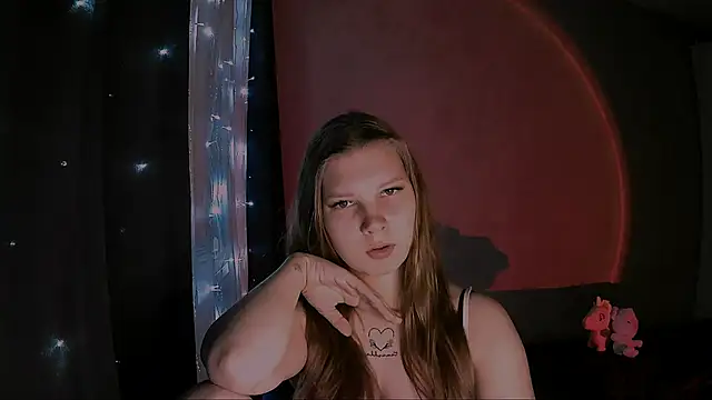 nelli lux  online show from 12-17-25, 08:58