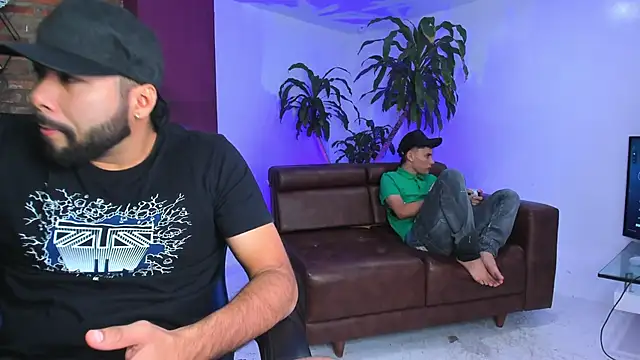 HotThreesoome online show from 12-17-25, 01:05