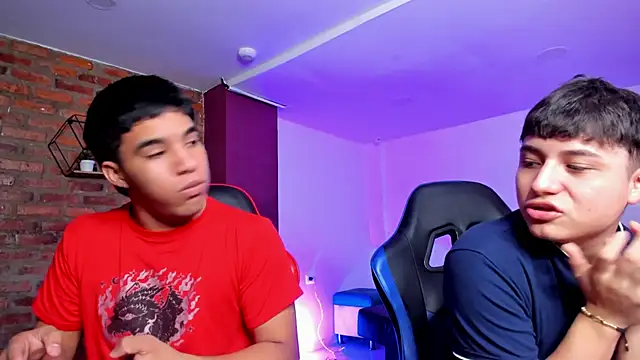 HotThreesoome online show from 03-03-26, 12:34