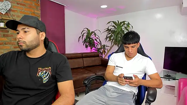 HotThreesoome online show from 02-03-26, 12:32