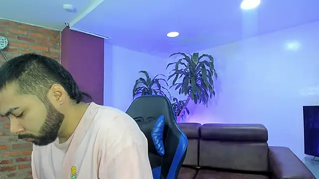 HotThreesoome online show from 12-16-25, 01:04