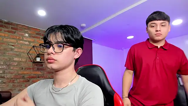 HotThreesoome online show from 03-05-26, 12:24