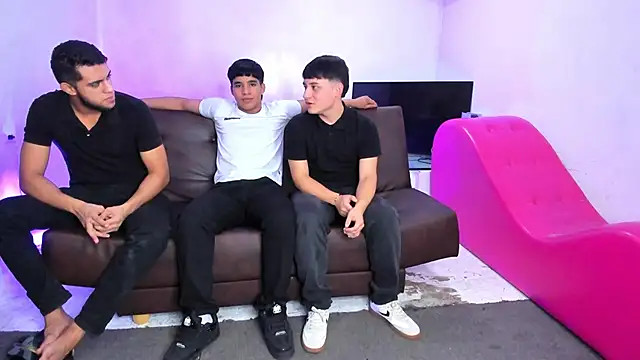 HotThreesoome online show from 02-25-26, 12:38