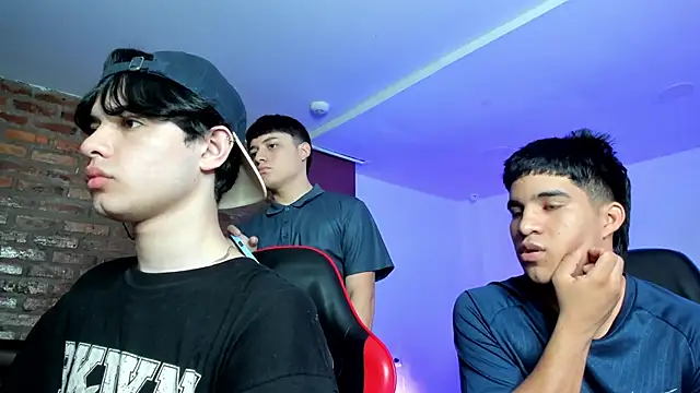 HotThreesoome online show from 03-04-26, 12:24