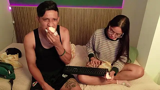 Violet and Dylan online show from 12-14-25, 12:11