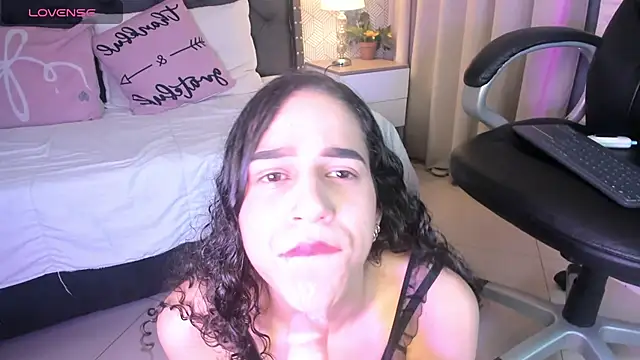 Snapshot of ariana__rosse chatting on 05-15-26, 03:26 ariana rosse online show from 05-15-26, 03:26