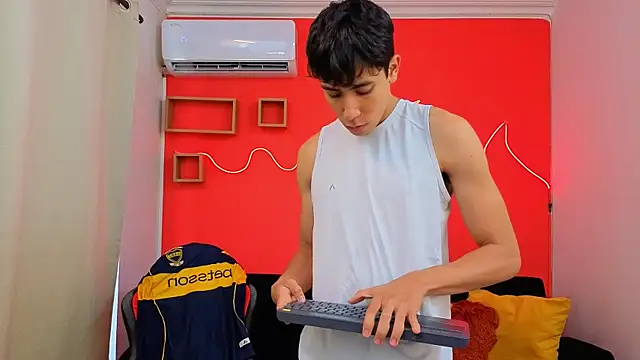 Neo Twink online show from 06-16-26, 07:03