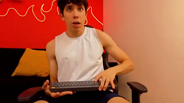 Neo Twink online show from 05-08-26, 07:06