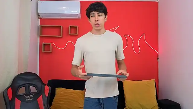 Neo Twink online show from 06-04-26, 07:07