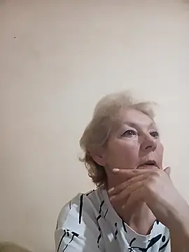 Snapshot of Calypso-Loove chatting on 12-19-25, 11:45 Calypso-Loove online show from 12-19-25, 11:45