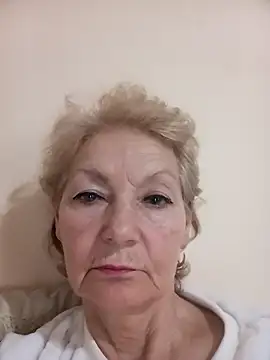 Snapshot of Calypso-Loove chatting on 12-16-25, 12:20 Calypso-Loove online show from 12-16-25, 12:20