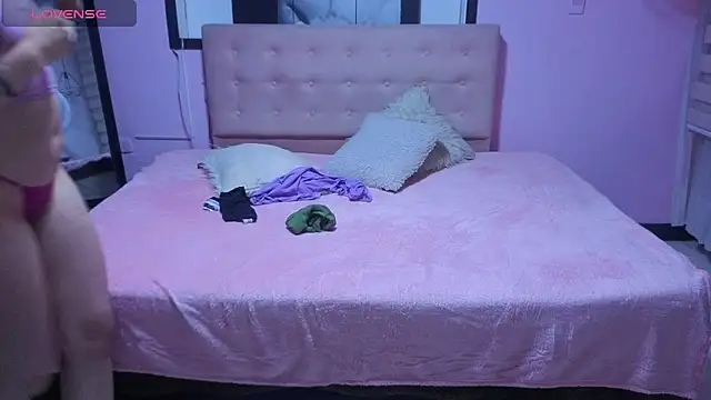 Sara valderrama  online show from 06-10-26, 12:06