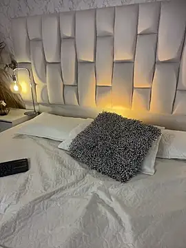 Snapshot of LissaBaker chatting on 02-11-26, 10:04 LissaBaker online show from 02-11-26, 10:04