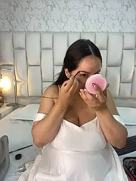 Snapshot of LissaBaker chatting on 01-08-26, 11:33 LissaBaker online show from 01-08-26, 11:33