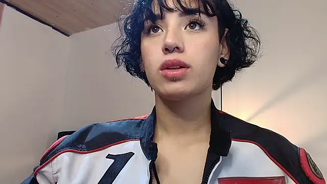 Kiara Fox   online show from 02-06-26, 05:20