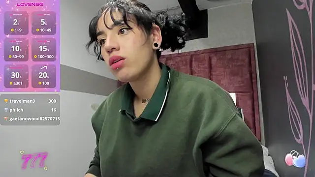 Snapshot of Kiara_Fox__ chatting on 04-21-26, 01:42 Kiara Fox online show from 04-21-26, 01:42