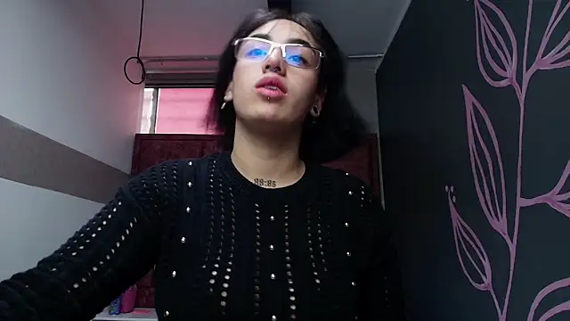Snapshot of Kiara_Fox__ chatting on 04-27-26, 08:51 Kiara Fox online show from 04-27-26, 08:51