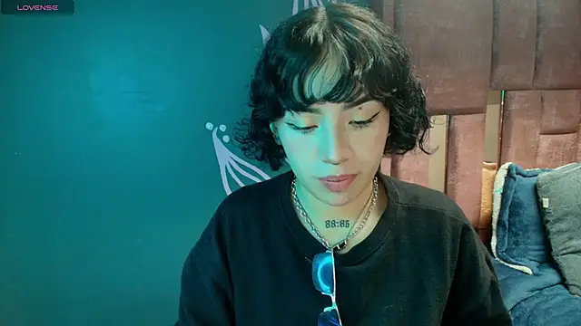 Snapshot of Kiara_Fox__ chatting on 05-14-26, 09:34 Kiara Fox online show from 05-14-26, 09:34
