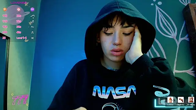 Snapshot of Kiara_Fox__ chatting on 05-21-26, 12:19 Kiara Fox online show from 05-21-26, 12:19