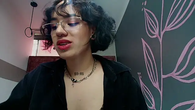 Snapshot of Kiara_Fox__ chatting on 05-04-26, 07:50 Kiara Fox online show from 05-04-26, 07:50