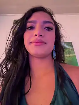 Snapshot of AlinaArgii chatting on 04-14-26, 02:00 AlinaArgii online show from 04-14-26, 02:00