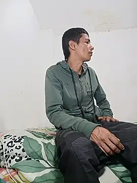 valenpaisita2123 online show from 01-12-26, 04:19