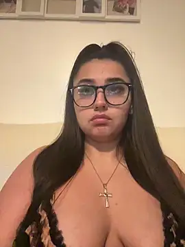 Wild Busty Niyah XX online show from 05-08-26, 09:29